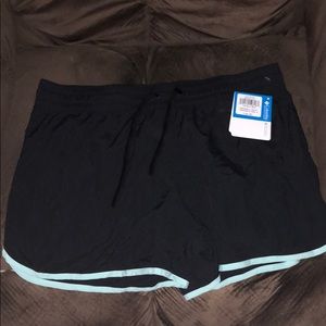 Large Columbia Shorts women’s